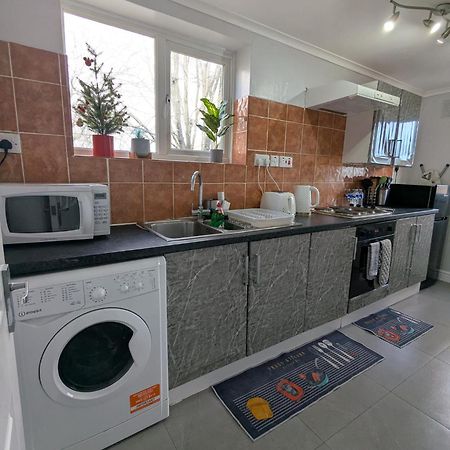 A&A Apartment Basildon Nevendon ภายนอก รูปภาพ