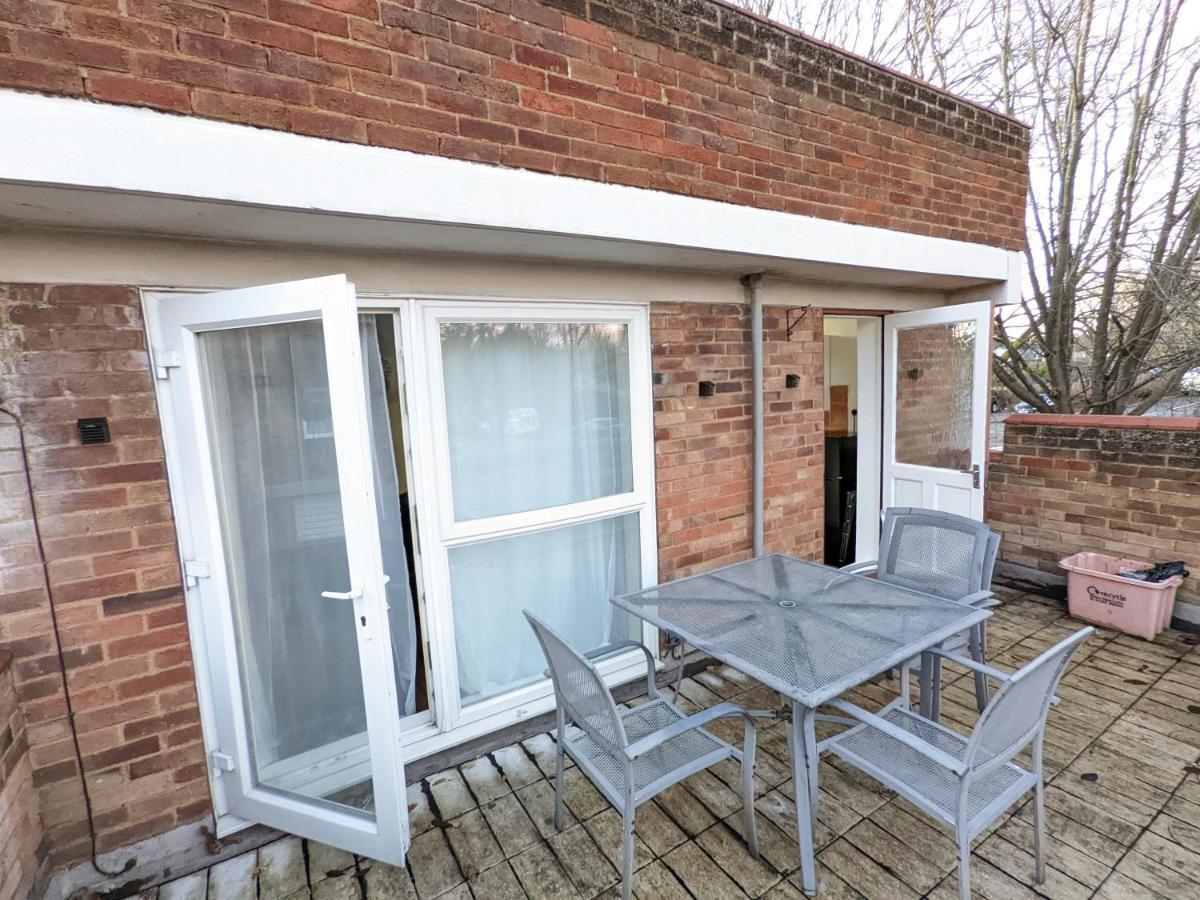 A&A Apartment Basildon Nevendon ภายนอก รูปภาพ