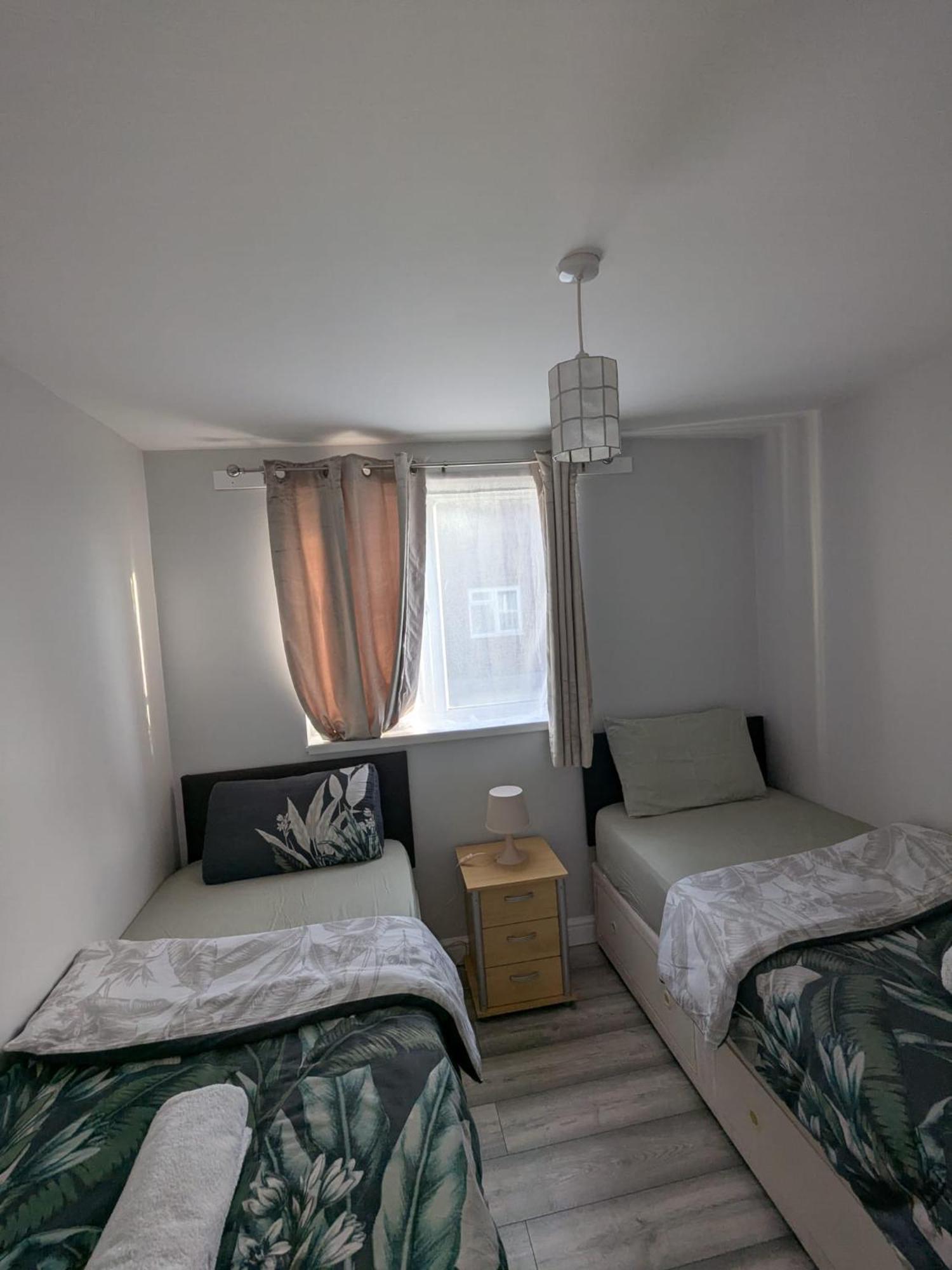 A&A Apartment Basildon Nevendon ภายนอก รูปภาพ