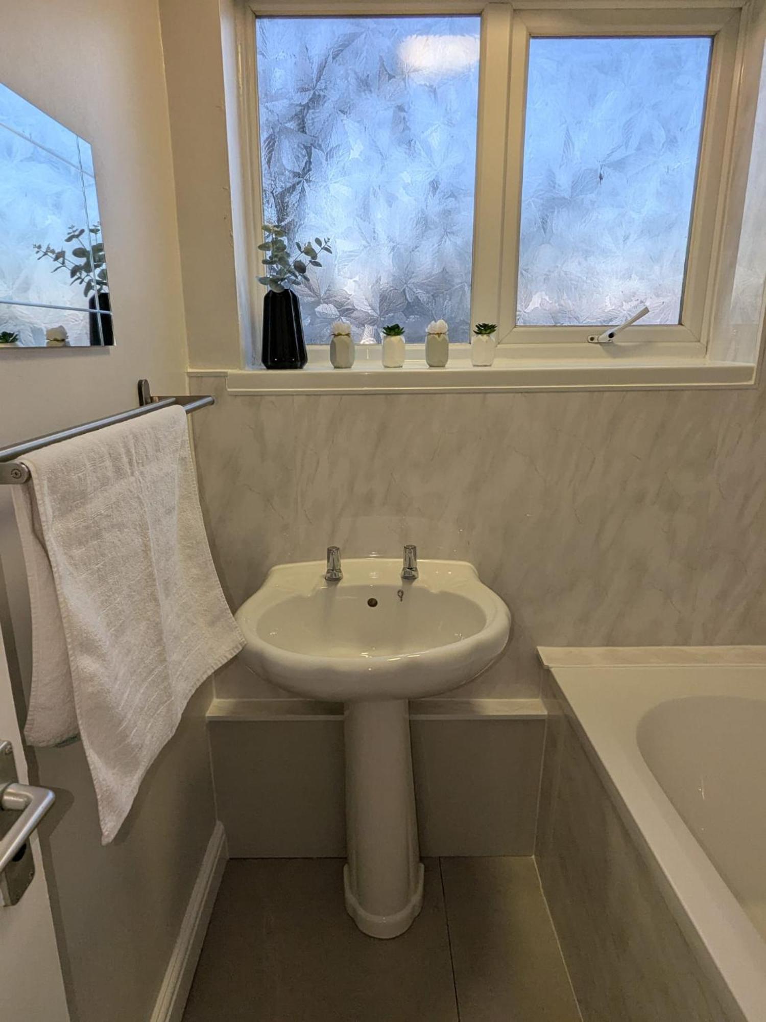 A&A Apartment Basildon Nevendon ภายนอก รูปภาพ