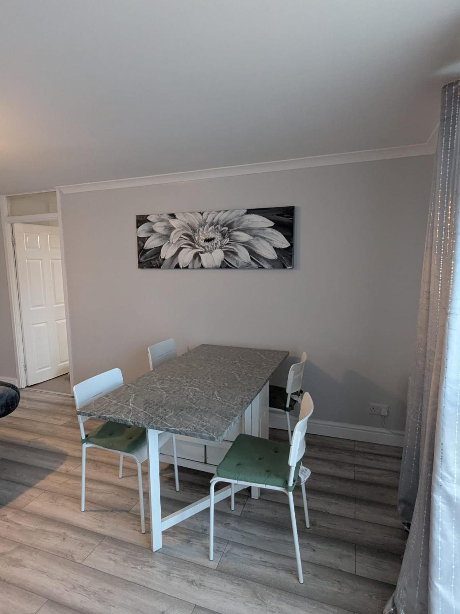 A&A Apartment Basildon Nevendon ภายนอก รูปภาพ